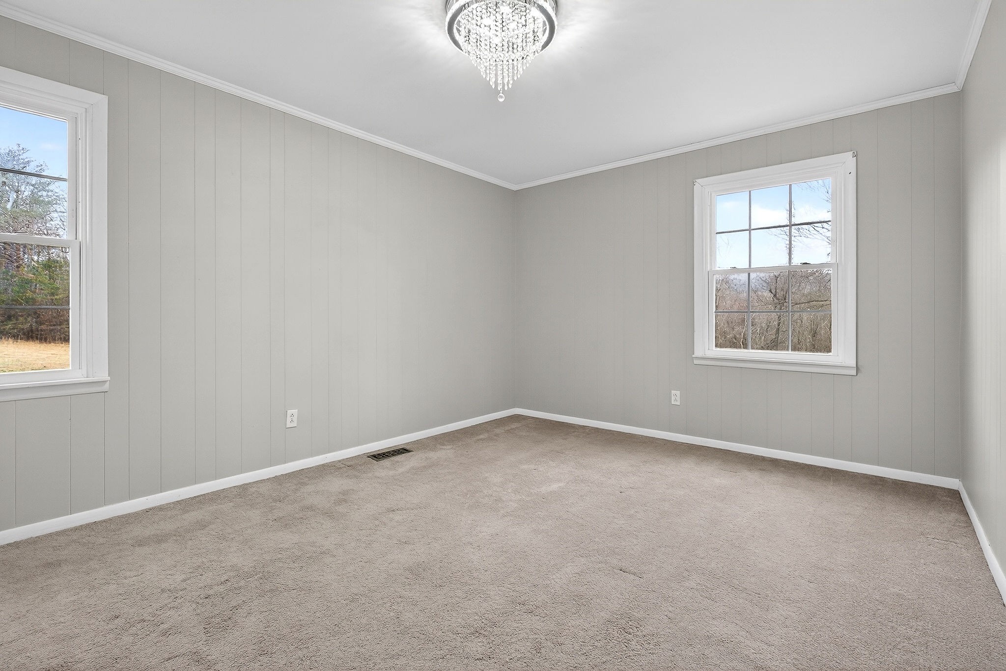 1528 Dry Creek Road McMinnville, TN 37110 - Photo 24 of 45 an empty room with a window