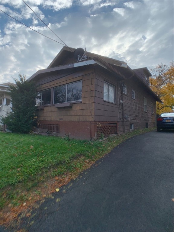 831 Ridgeway Avenue Rochester, NY 14615 - Photo 2 of 25