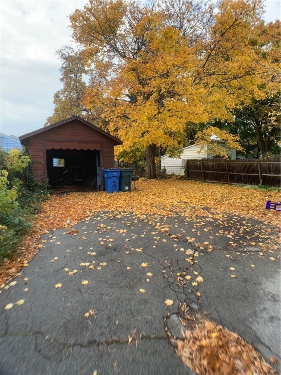 831 Ridgeway Avenue Rochester, NY 14615 - Photo 4 of 25