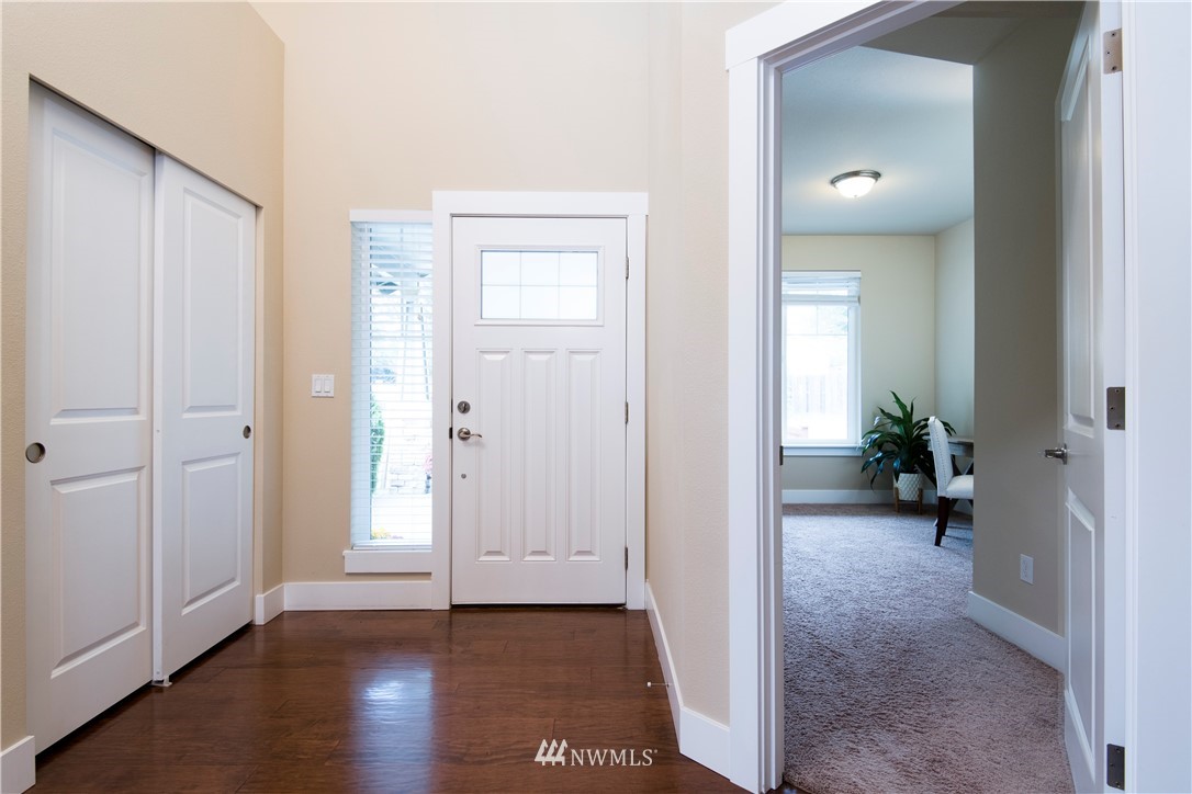 2503 Northeast 23rd Street Renton, WA 98056 - Photo 2 of 35 Gallery Image 2