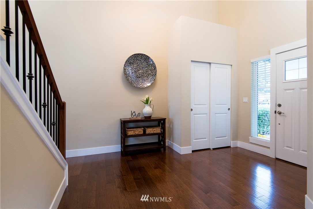 2503 Northeast 23rd Street Renton, WA 98056 - Photo 3 of 35 Gallery Image 3