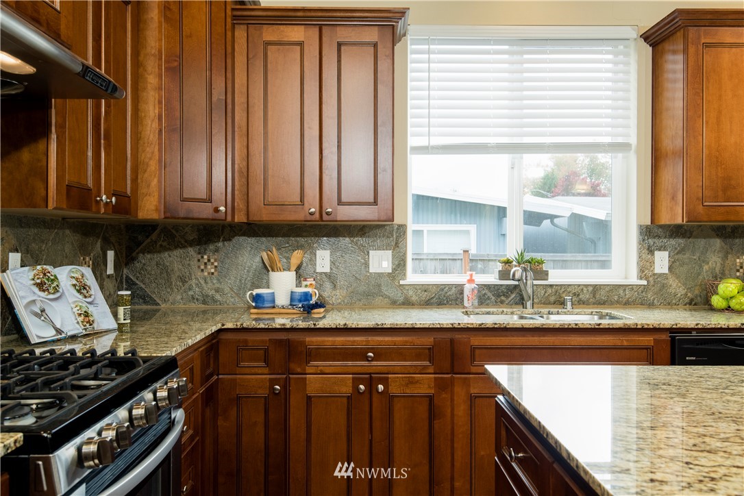 2503 Northeast 23rd Street Renton, WA 98056 - Photo 10 of 35 Gallery Image 10