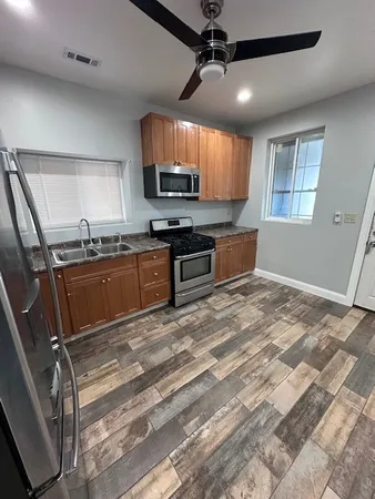 $1,700 | 1028 North Central Park Avenue, Unit 1, Chicago, IL 60651