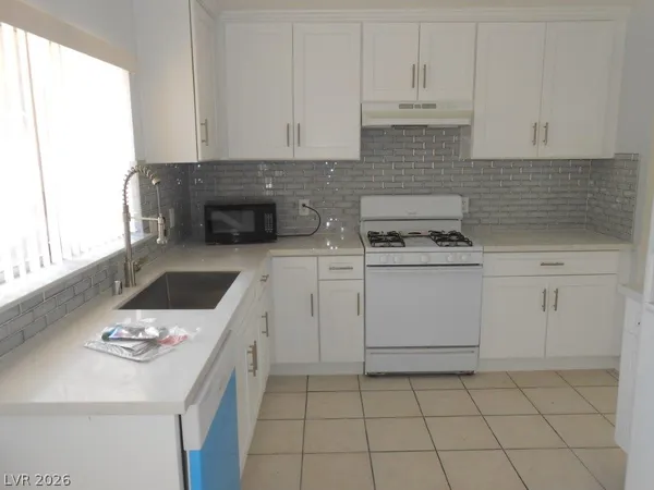 $1,895 | 3133 Floral Vista Avenue, Henderson, NV 89014