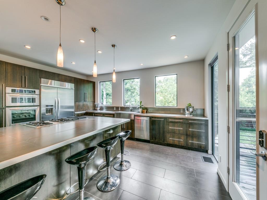 919 Knott Place Dallas, TX 75208 - Photo 13 of 25