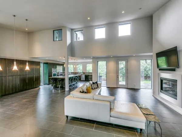 $7,900 | 919 Knott Place, Dallas, TX 75208