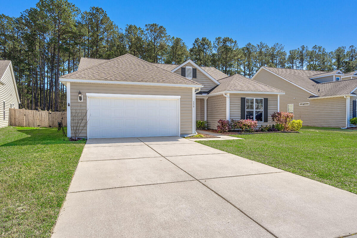 339 Decatur Drive Summerville, SC 29486 - Photo 3 of 34 3