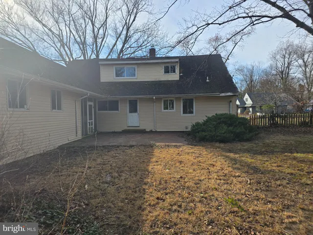 a house view with a outdoor space