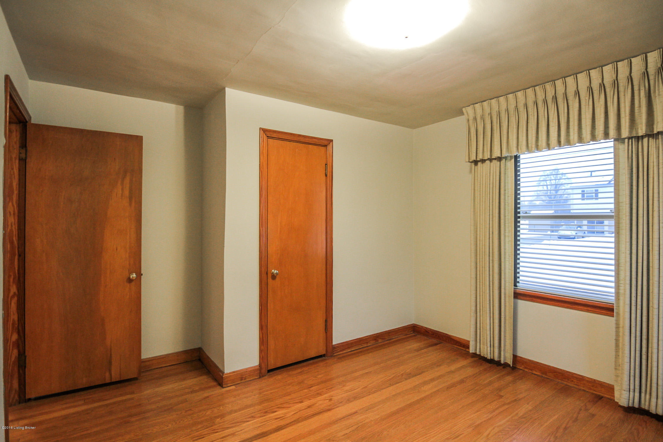 9107 Chenault Road Louisville, KY 40258 - Photo 24 of 35 0039