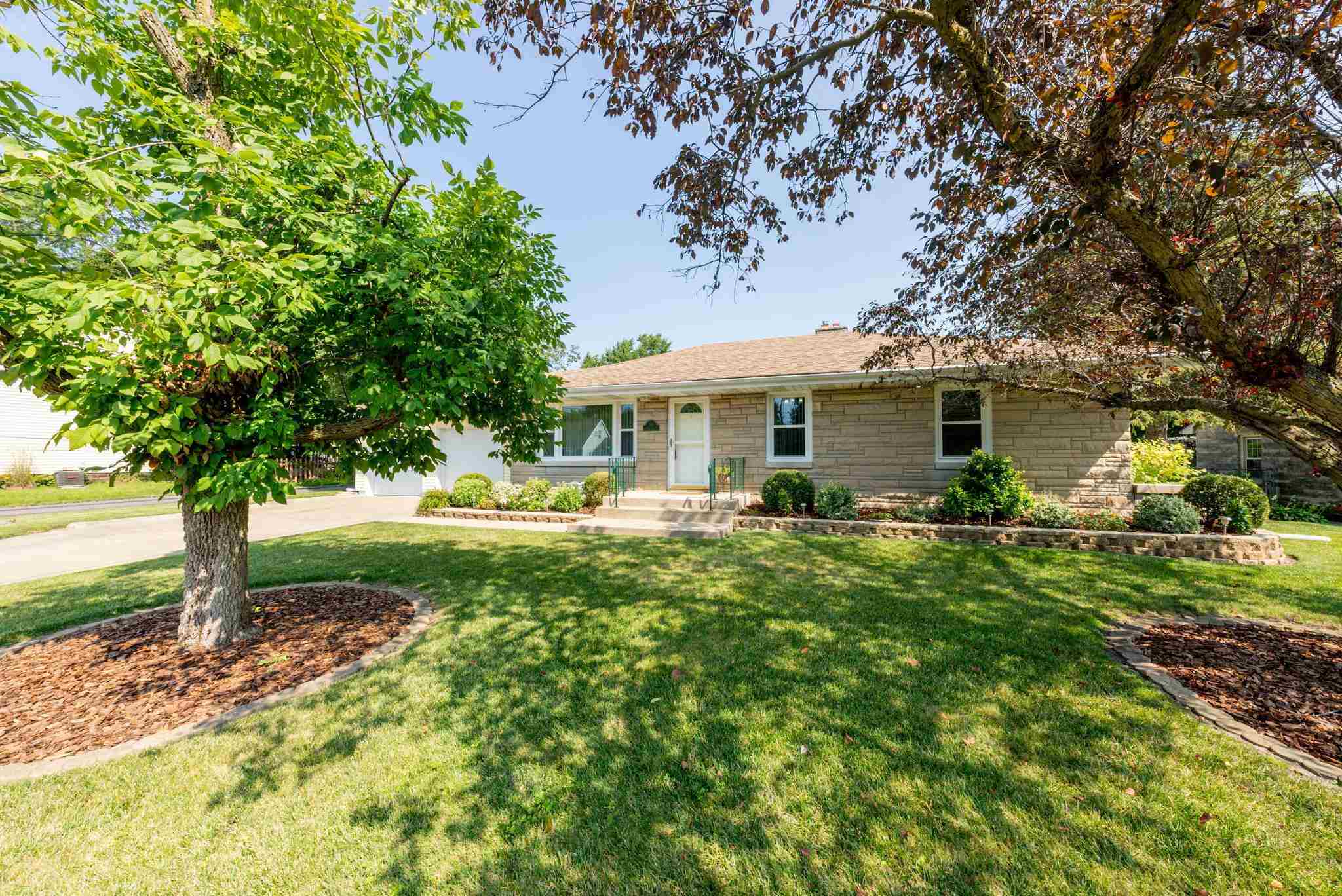 705 Spring Street Washington, IL 61571 - Photo 1 of 43 Gallery Image 1