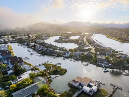 $2,600,000 | 182 Riviera Circle, Larkspur, CA 94939