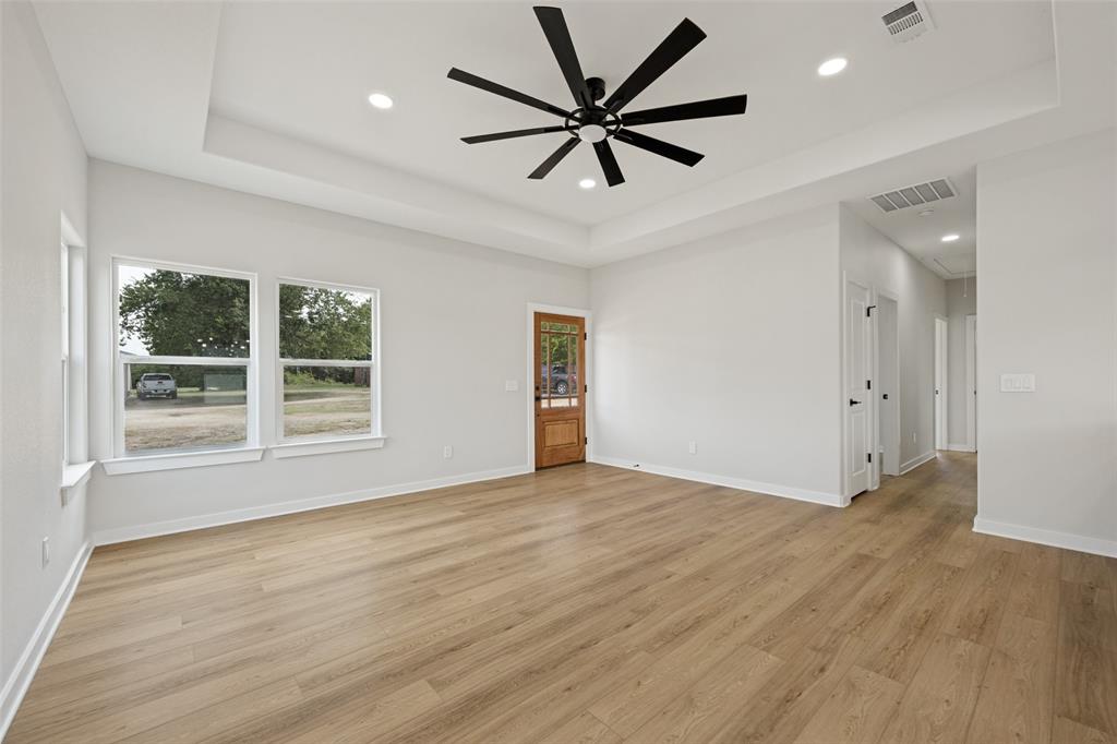 216 West Cardinal Street Ector, TX 75439 - Photo 3 of 26