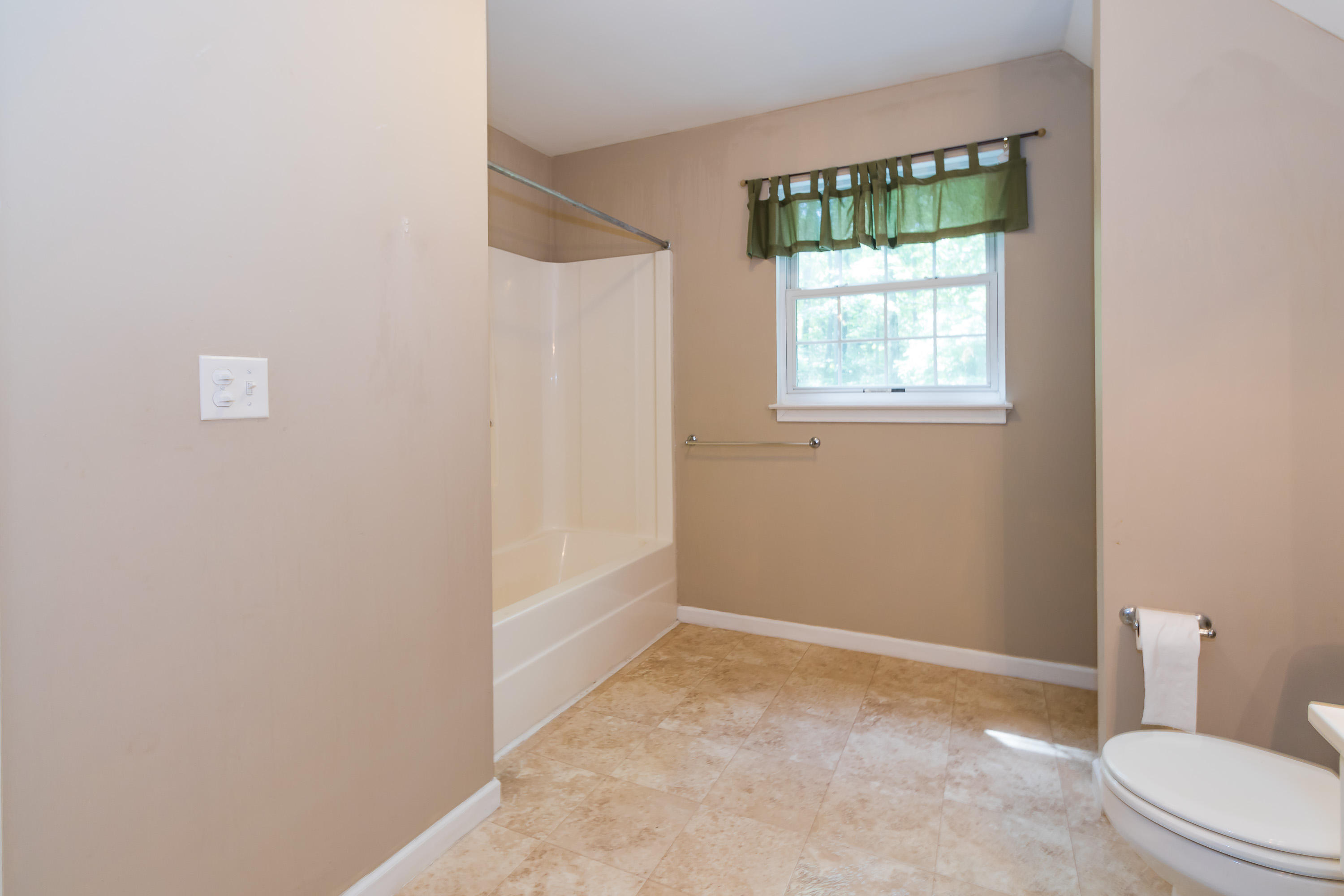 174 Coffman Springs Road LaFayette, GA 30728 - Photo 34 of 47 Upstairs Bathroom