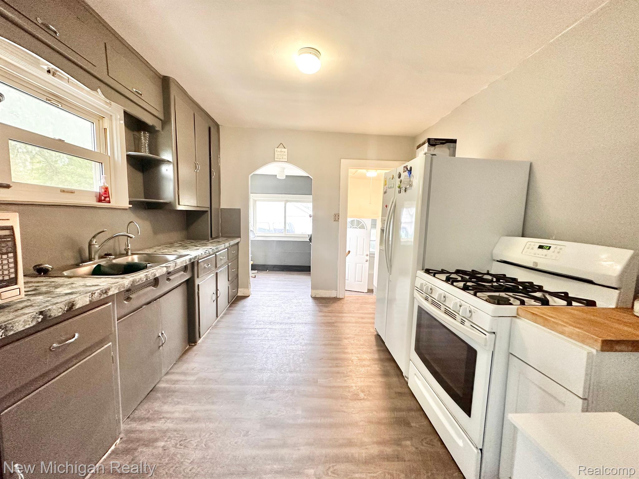 3340 East Carpenter Road Flint, MI 48506 - Photo 14 of 27 Gallery Image 14