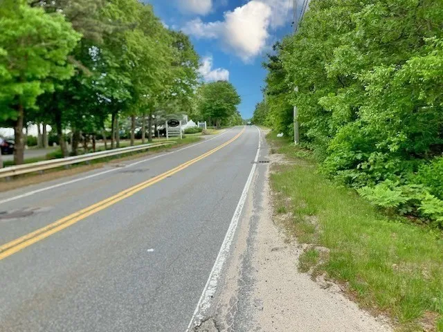 a view of a pathway both side of building