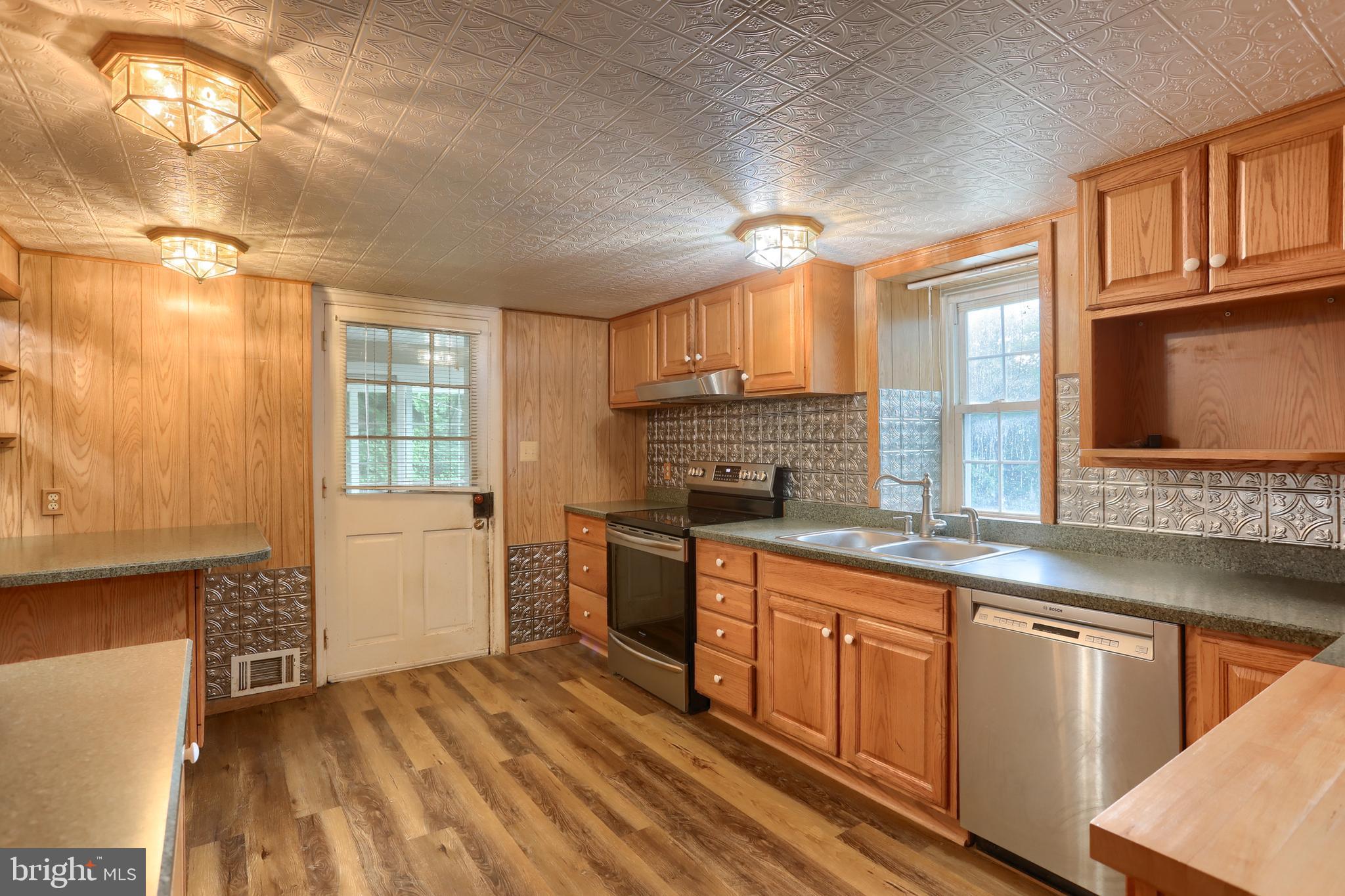 940 Newberry Road Middletown, PA 17057 - Photo 8 of 65 Gallery Image 8