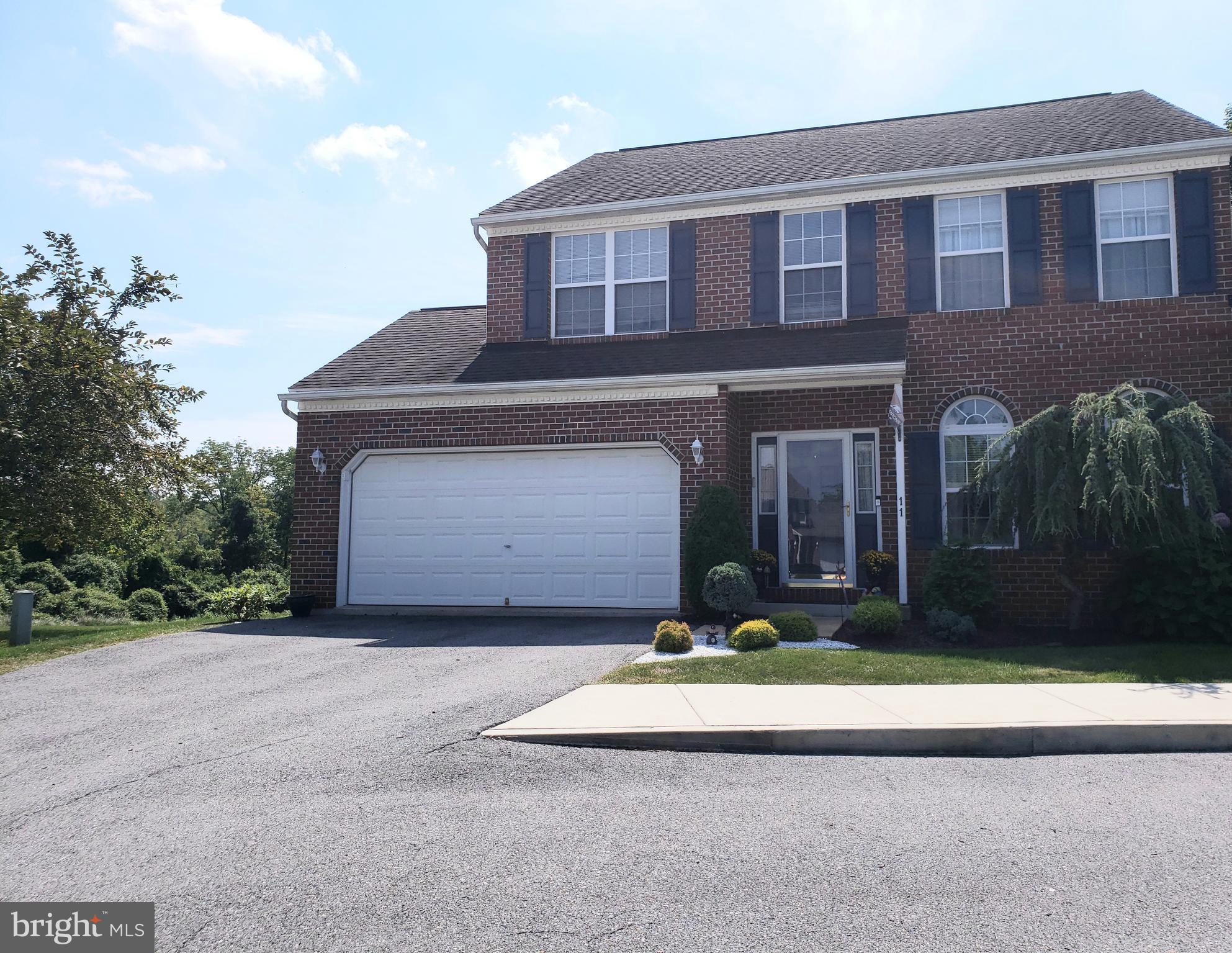 11 Fallowfield Circle Reading, PA 19607 - Photo 2 of 37 Gallery Image 2