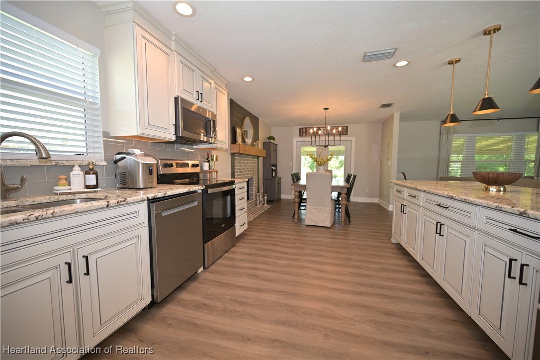 4626 Duffer Loop Sebring, FL 33872 - Photo 11 of 46 Kitchen