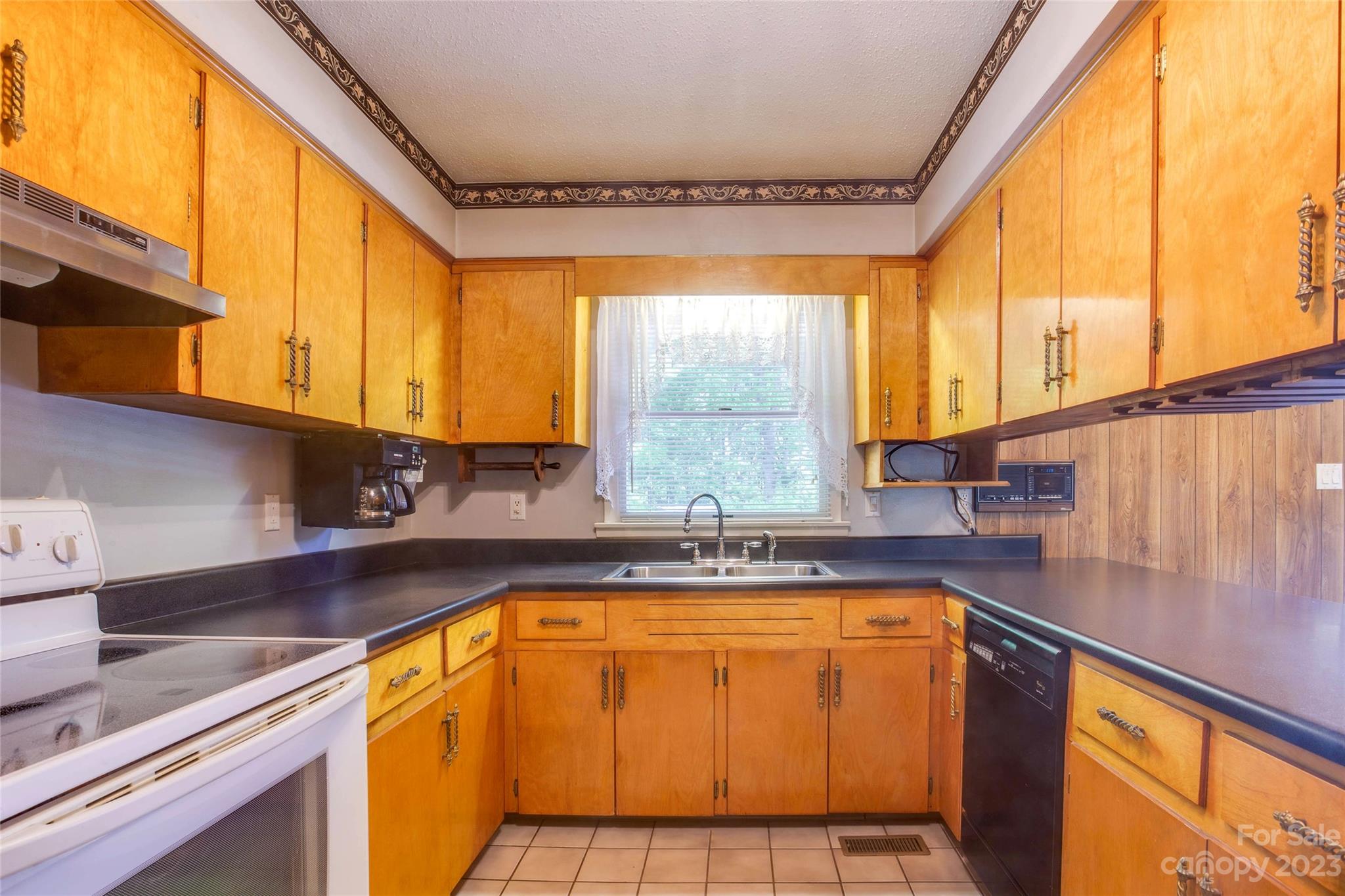 75 Golddigger Road Candler, NC 28715 - Photo 15 of 34 Gallery Image 15
