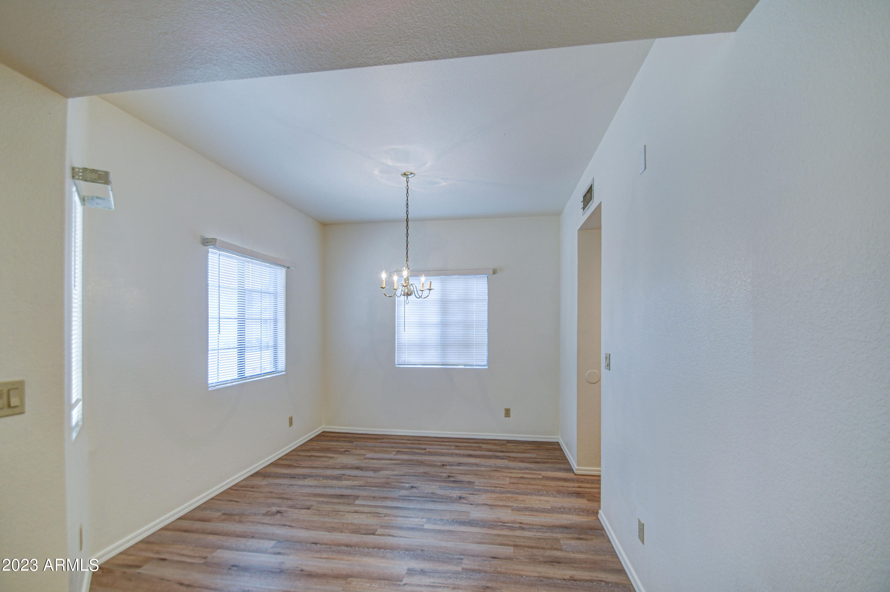 2032 West Ronald Road Phoenix, AZ 85029 - Photo 16 of 48 Dining Room 4