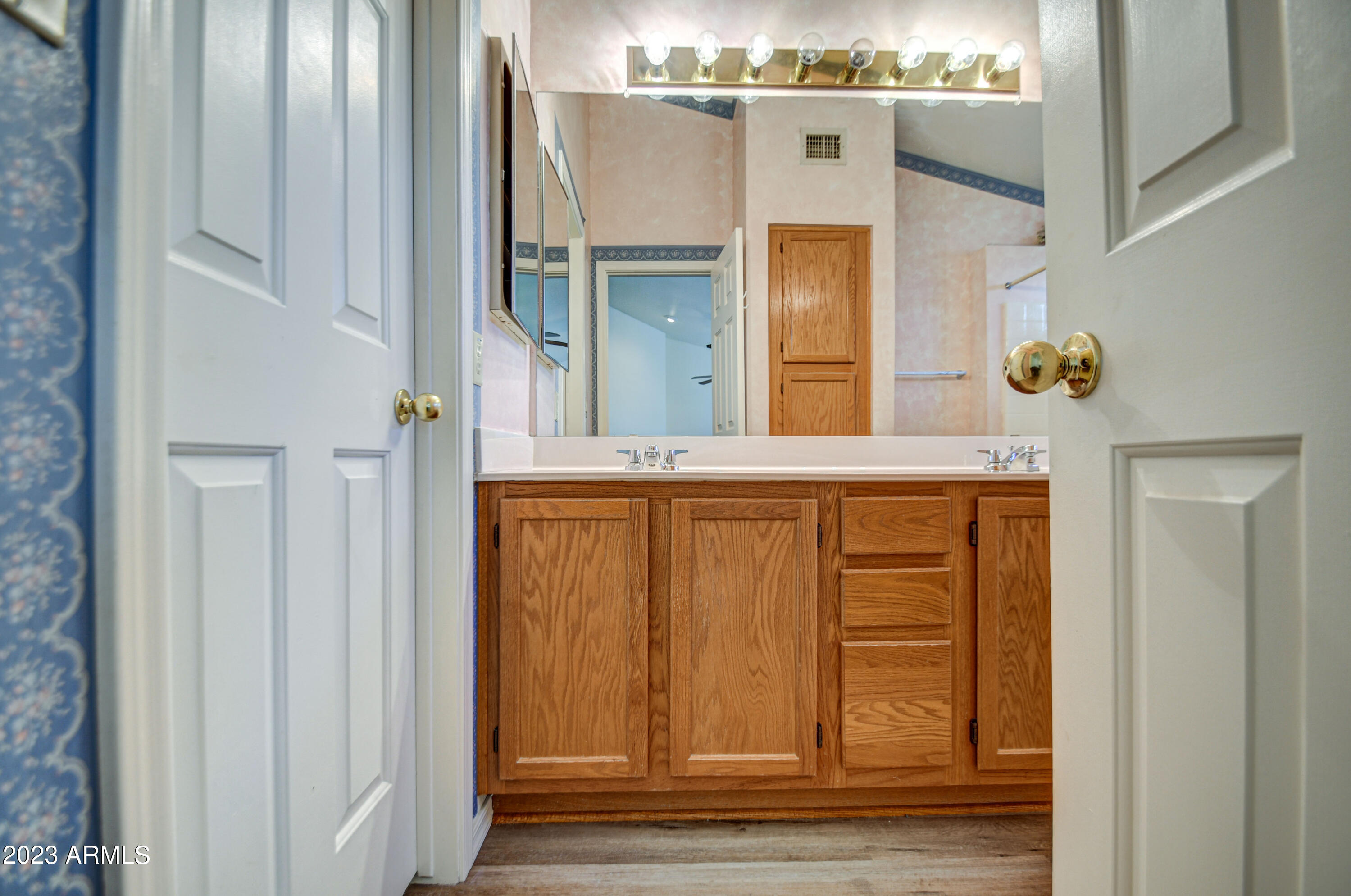 2032 West Ronald Road Phoenix, AZ 85029 - Photo 29 of 48 Primary Bath 1