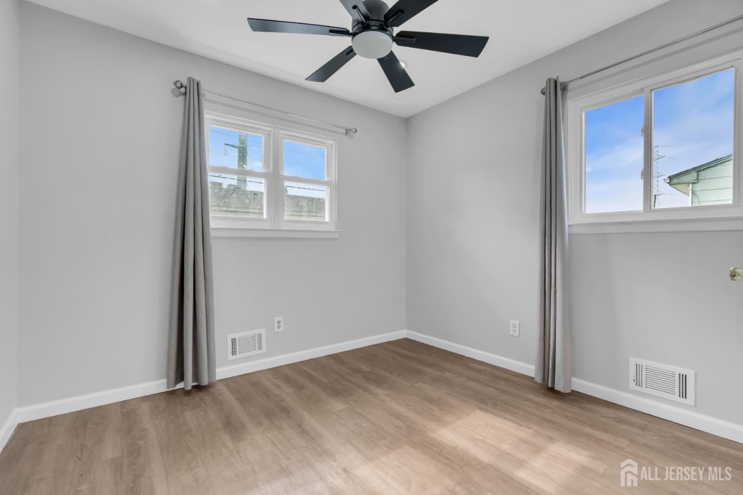 125 Jeff Street Edison, NJ 08837 - Photo 21 of 45