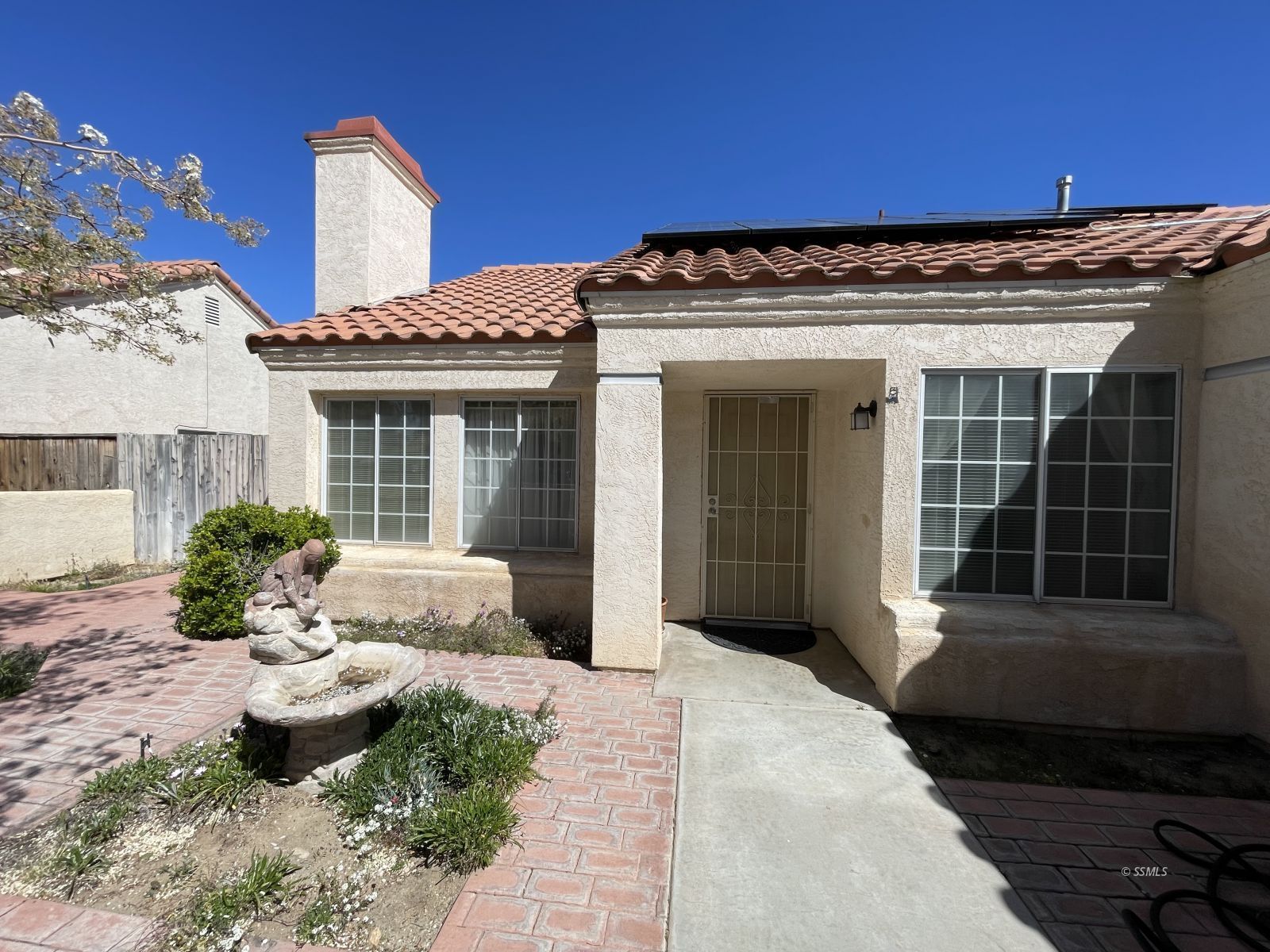 1228 Quail Way Ridgecrest, CA 93555 - Photo 2 of 23