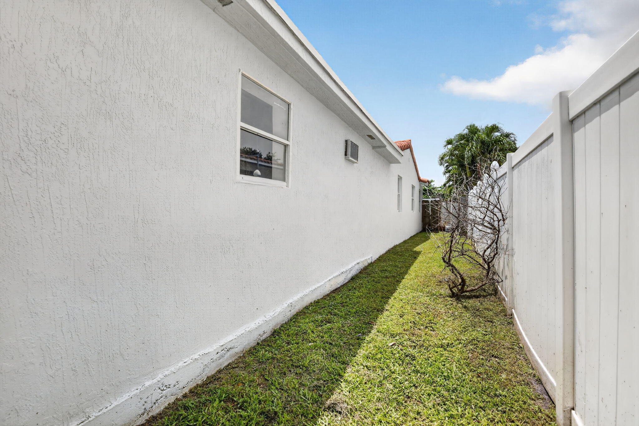 2427 Harding Street Hollywood, FL 33020 - Photo 35 of 38 35-web-or-mls-_A7A1318