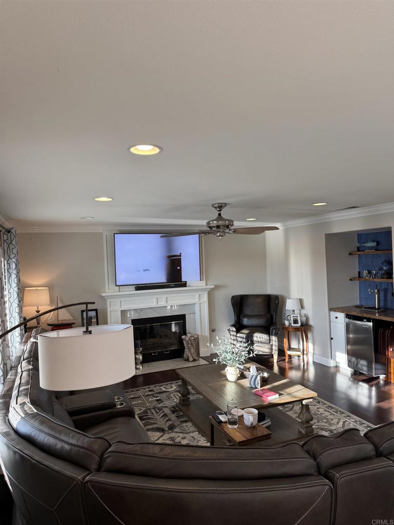 346 Rimhurst Court Oceanside, CA 92058 - Photo 8 of 25