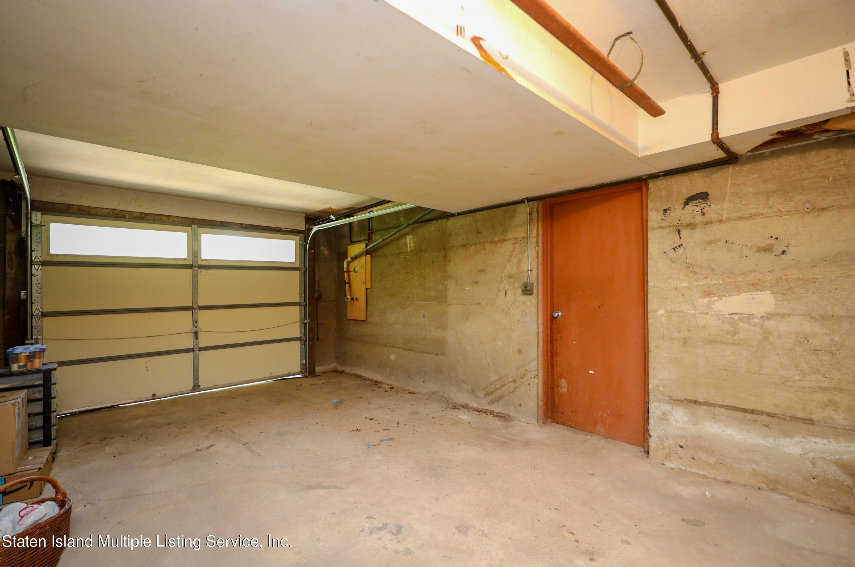 2209 Clove Road Staten Island, NY 10305 - Photo 22 of 38 a view of a garage