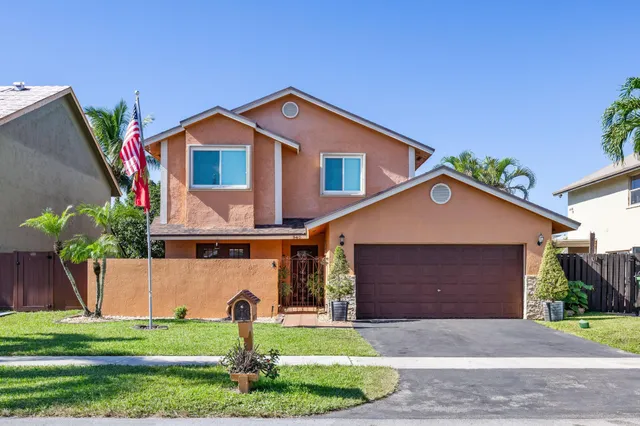 $730,000 | 940 Southwest 96th Avenue, Pembroke Pines, FL 33025