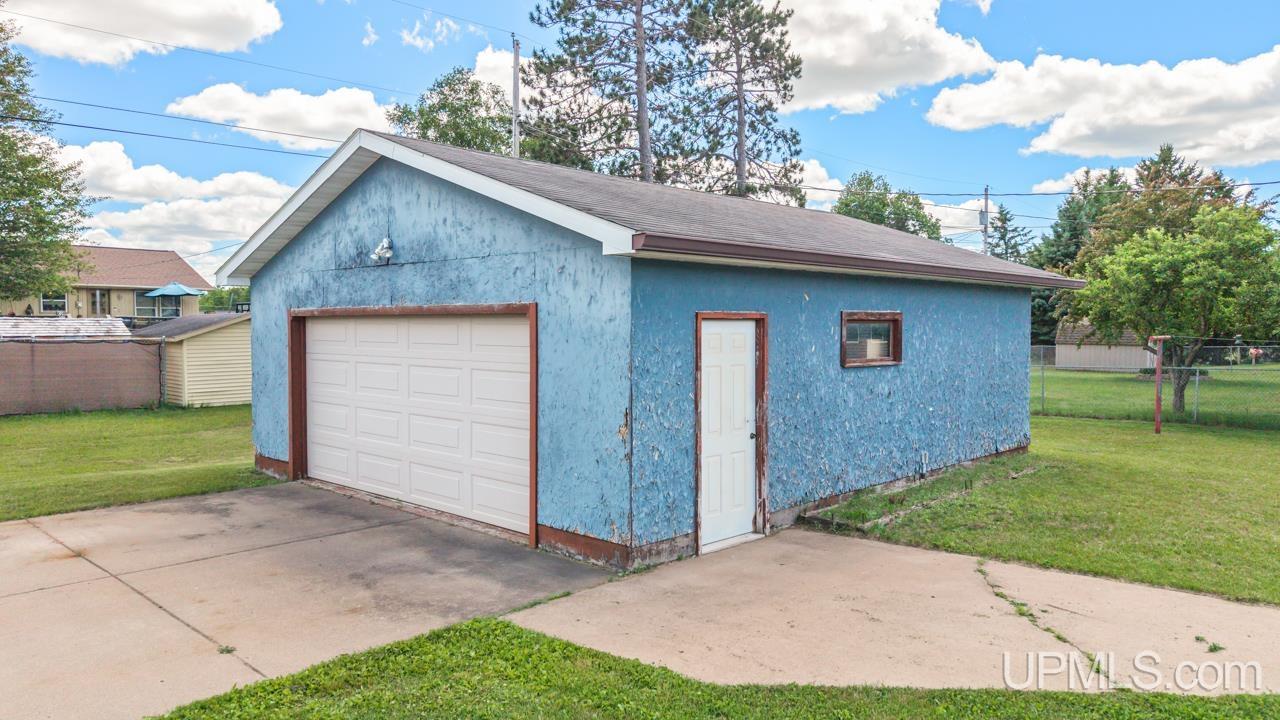830 Mullen Street Quinnesec, MI 49876 - Photo 25 of 27