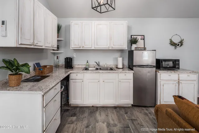 $649,000 | 6000 Haywood Drive, Rocky Mount, NC 27803