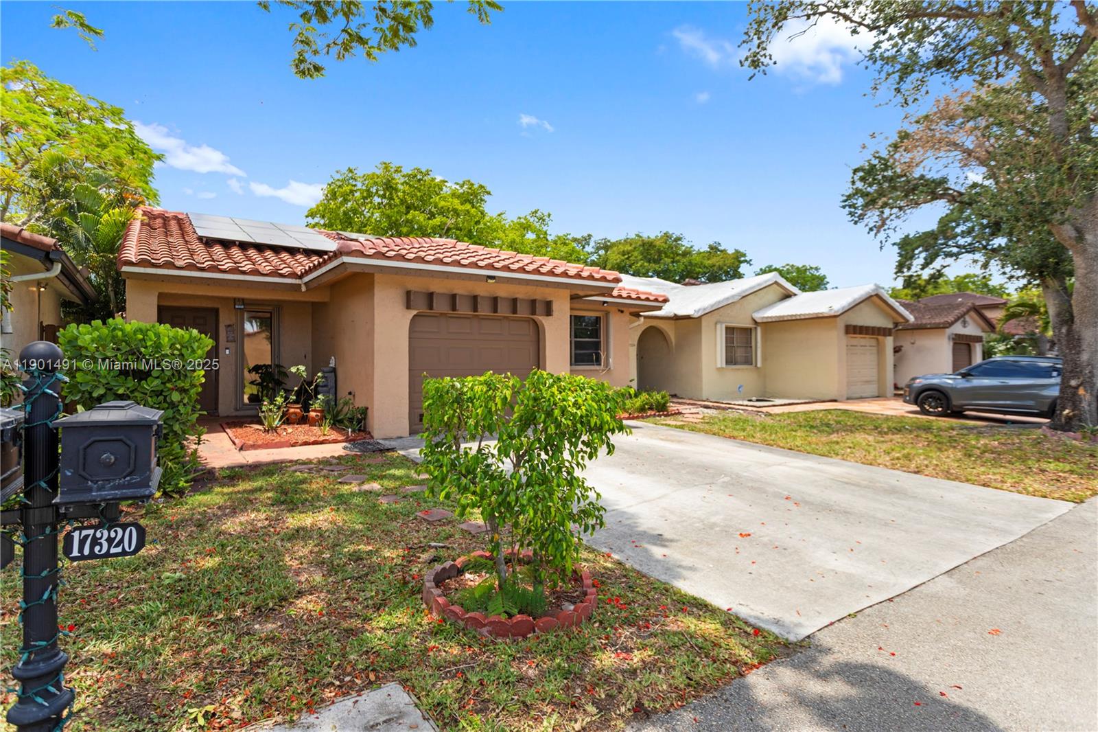 17320 Northwest 66th Place Hialeah, FL 33015 - Photo 4 of 47