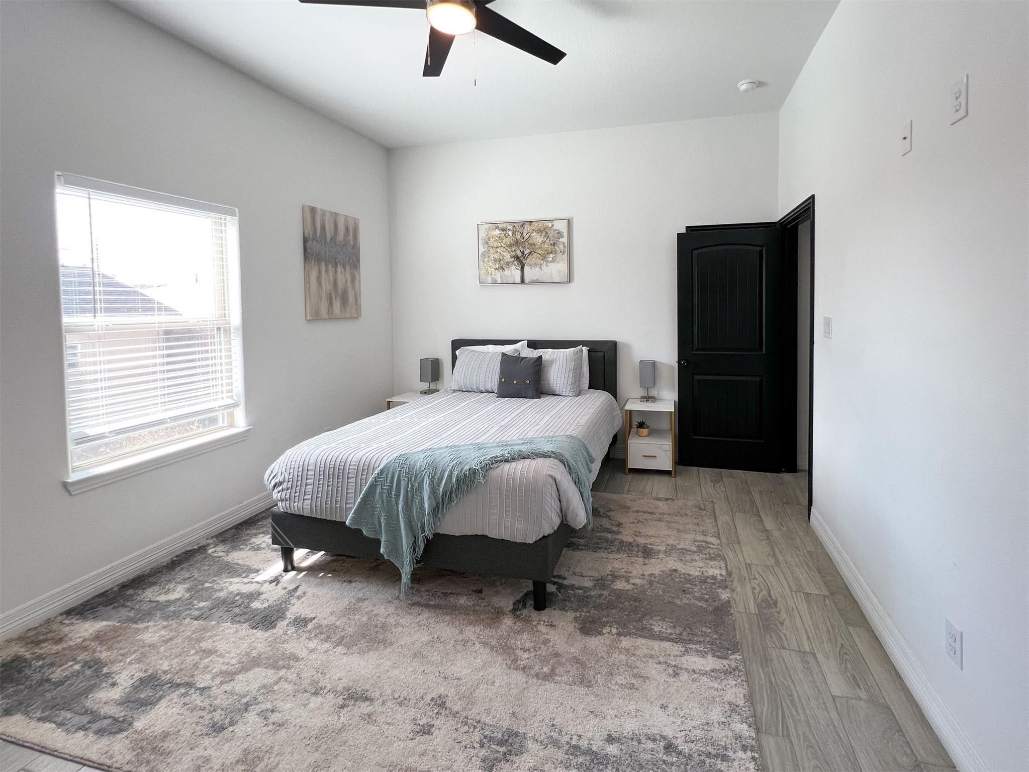 3407 Sakowitz Street, Unit AB Houston, TX 77026 - Photo 20 of 26 Bedroom 2