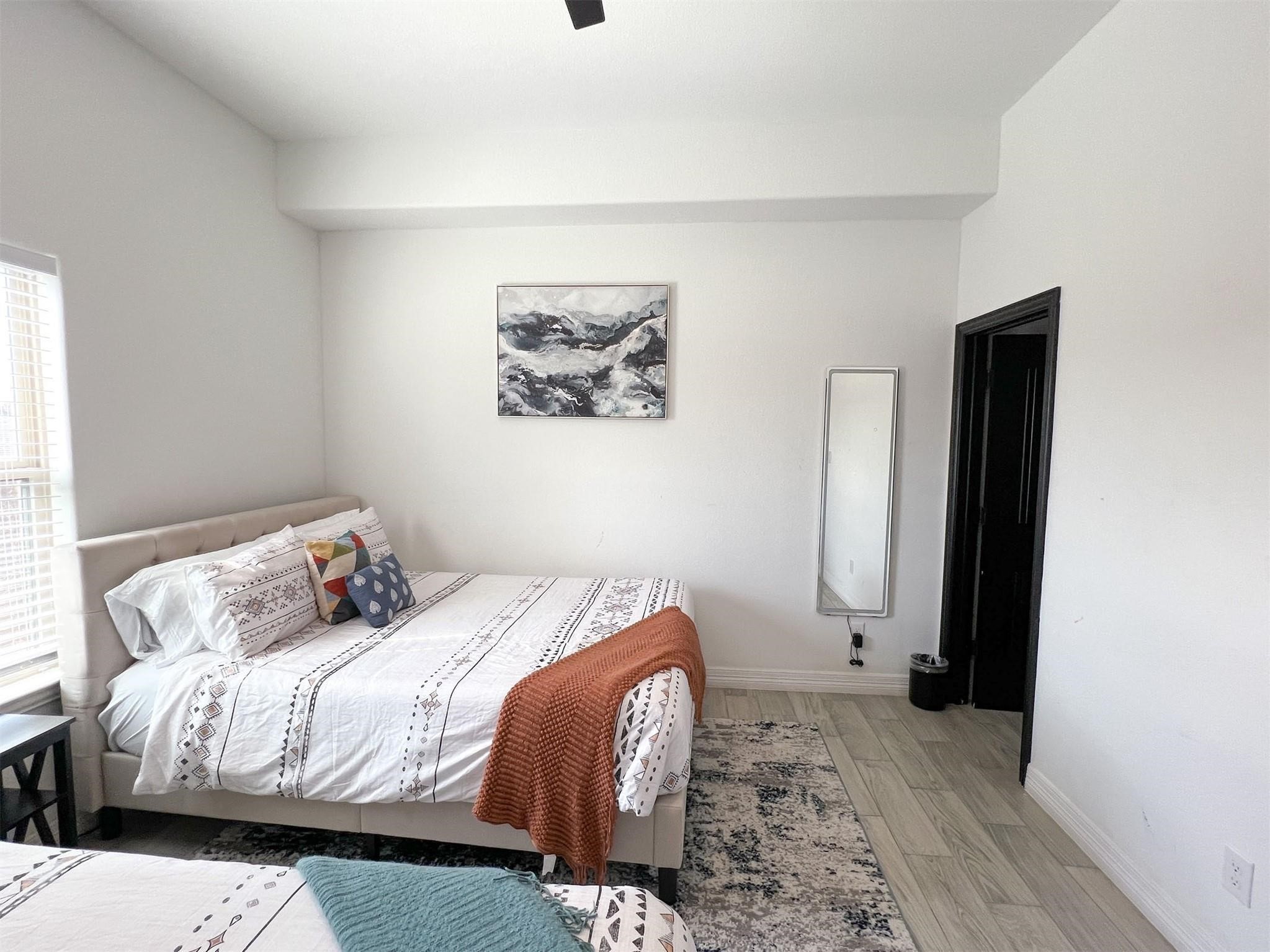 3407 Sakowitz Street, Unit AB Houston, TX 77026 - Photo 23 of 26 Bedroom 3