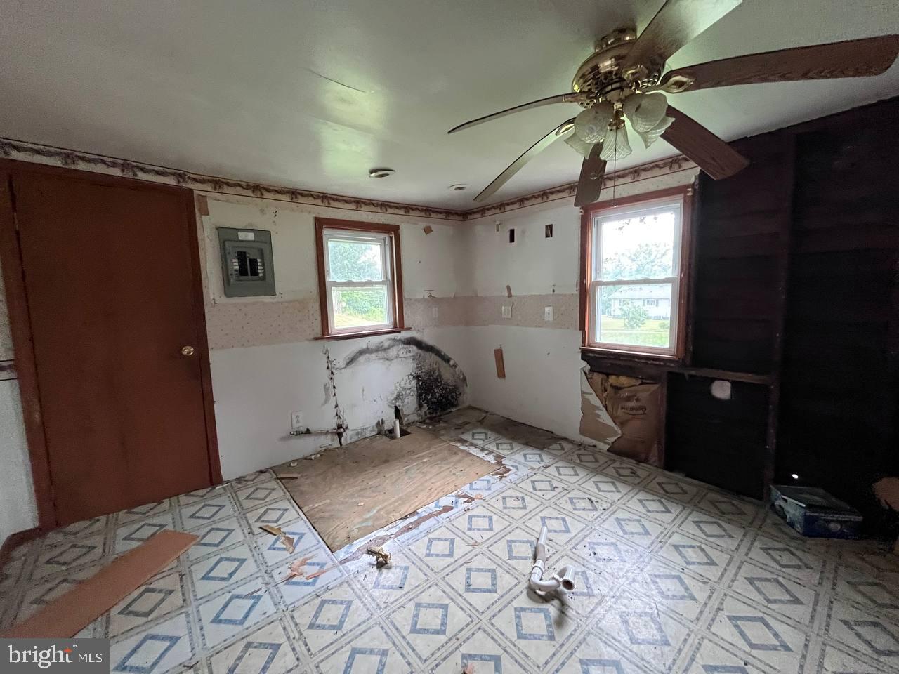 132 Thomas Road New Castle, PA 16101 - Photo 30 of 51