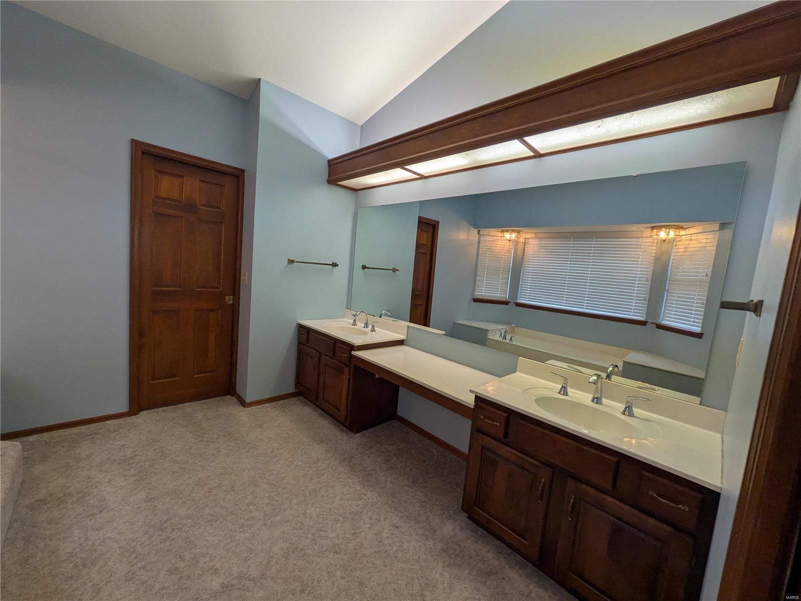 319 White Pine Drive St. Charles, MO 63304 - Photo 12 of 40