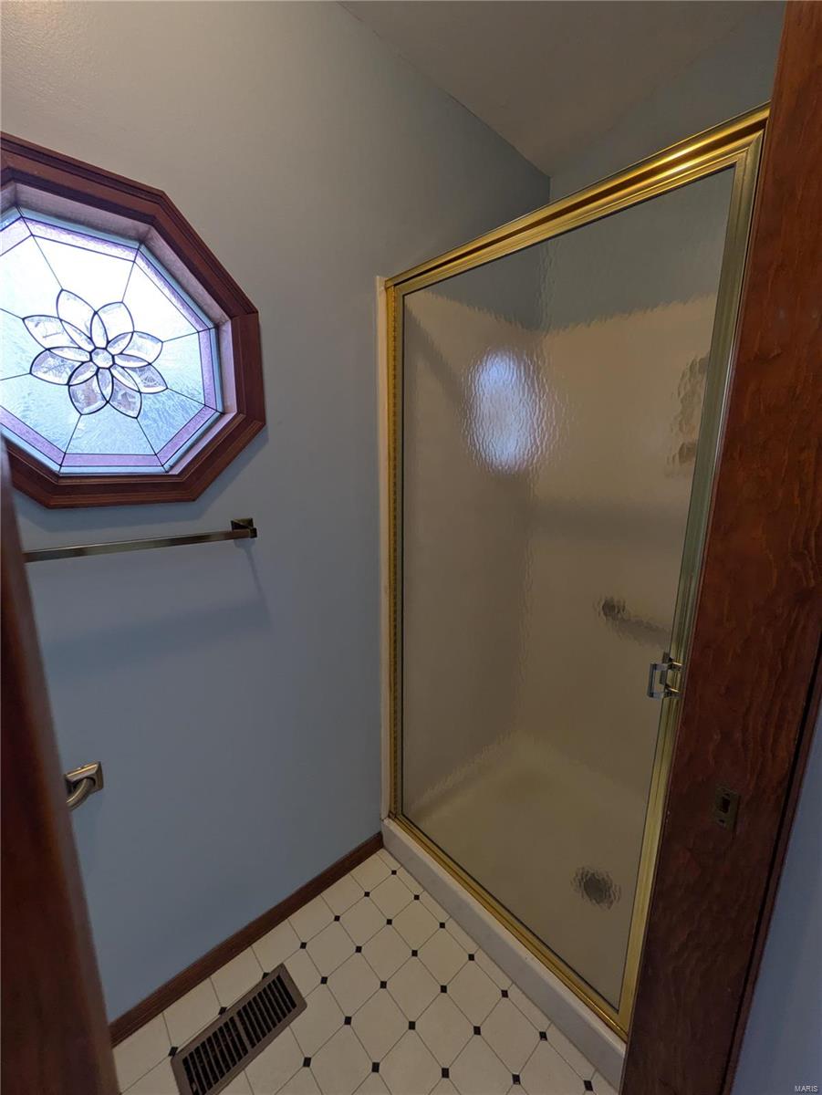 319 White Pine Drive St. Charles, MO 63304 - Photo 14 of 40