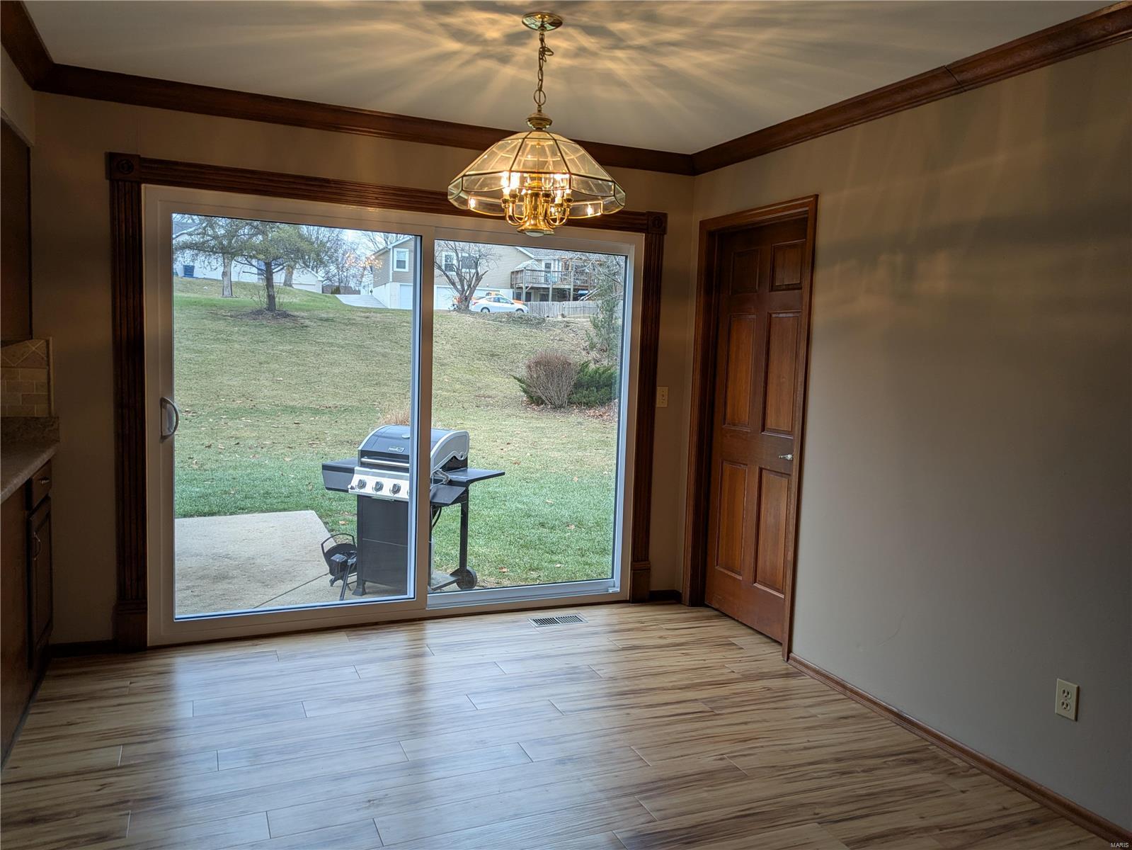 319 White Pine Drive St. Charles, MO 63304 - Photo 5 of 40