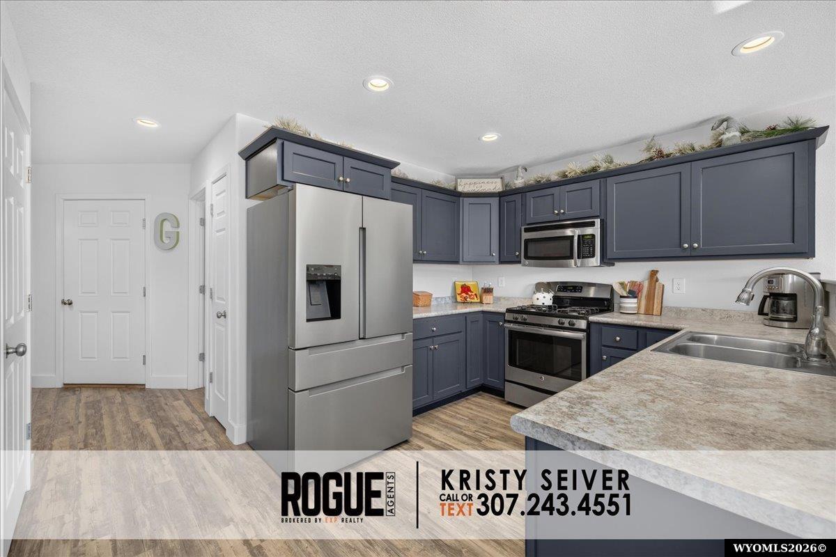 6863 Umpqua River Road Casper, WY 82604 - Photo 8 of 49 Gallery Image 8