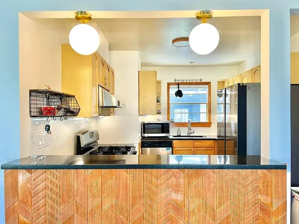 $2,600 | 2203 North Plains Avenue, Austin, TX 78757