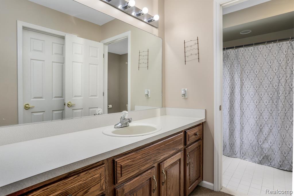 4214 Oak Tree Circle Rochester, MI 48306 - Photo 35 of 57 Gallery Image 35