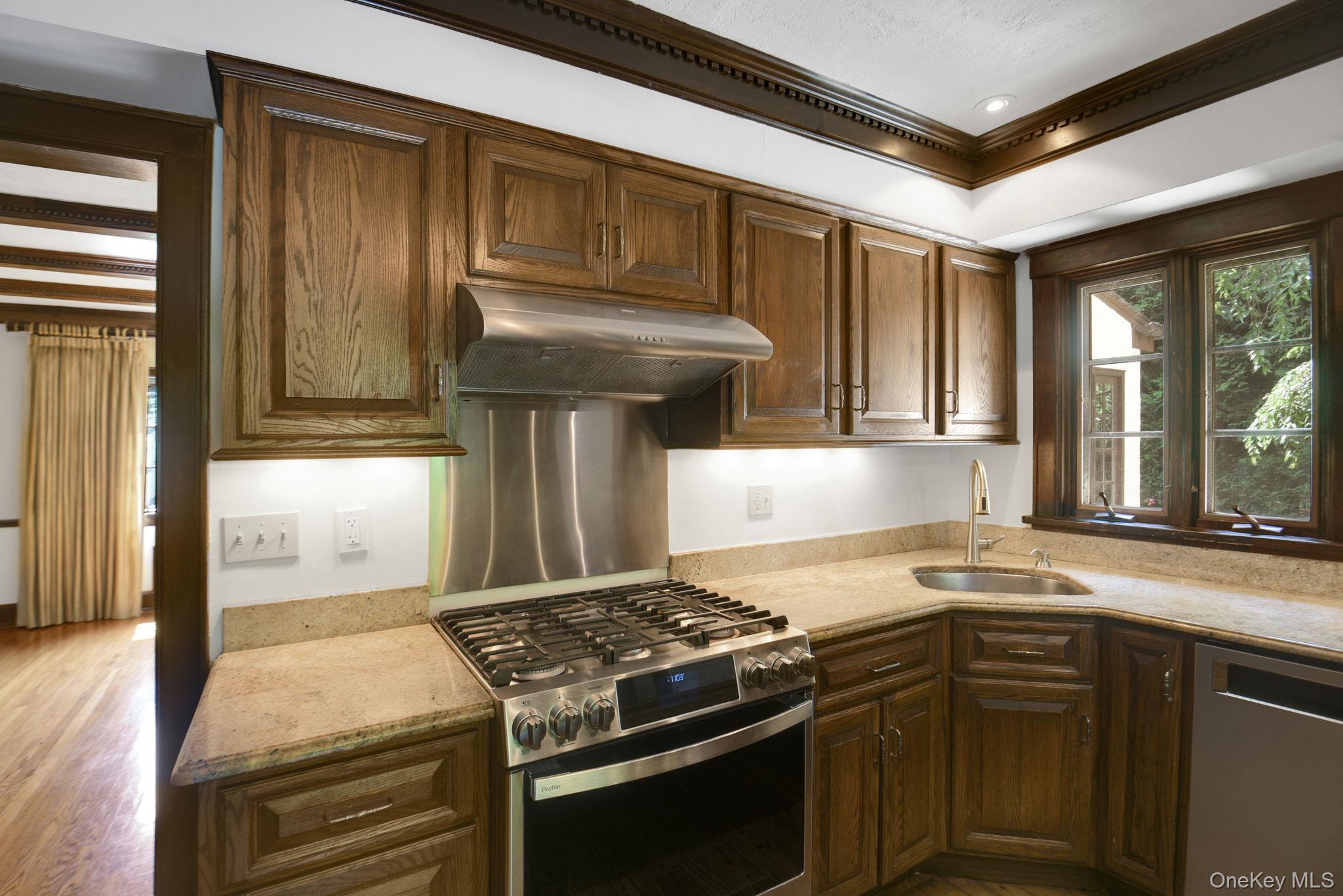 46 Fenimore Road Scarsdale, NY 10583 - Photo 10 of 41 Gallery Image 10