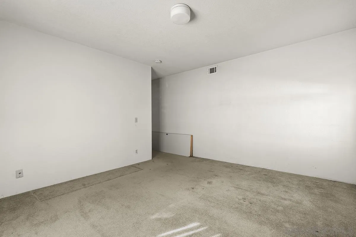 3344 Goldfinch Street San Diego, CA 92103 - Photo 31 of 41 a view of room