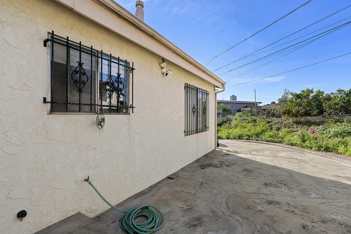 3344 Goldfinch Street San Diego, CA 92103 - Photo 35 of 41 a view of a house with a street