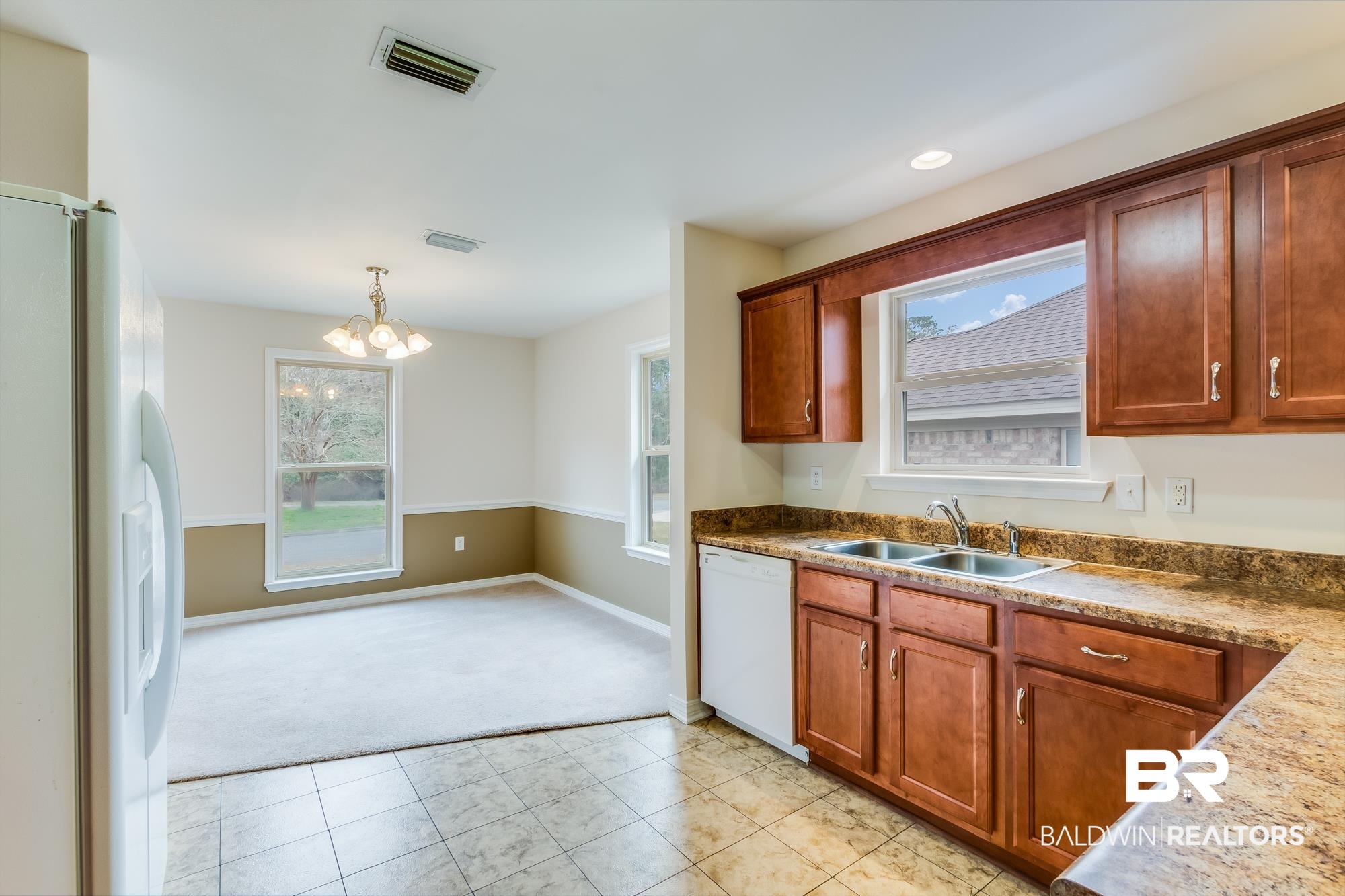 7363 Franklin Square Court Daphne, AL 36526 - Photo 7 of 31 Kitchen