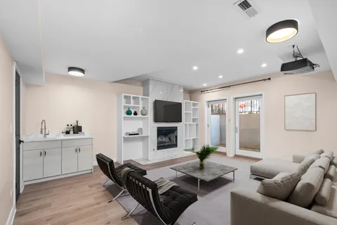 $625,000 | 1113 North Mozart Street, Unit 101, Chicago, IL 60622