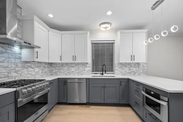 $650,000 | 1113 North Mozart Street, Unit 101, Chicago, IL 60622