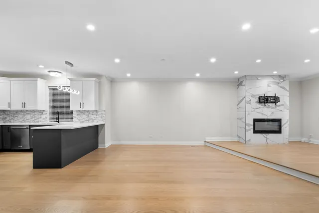 $650,000 | 1113 North Mozart Street, Unit 101, Chicago, IL 60622